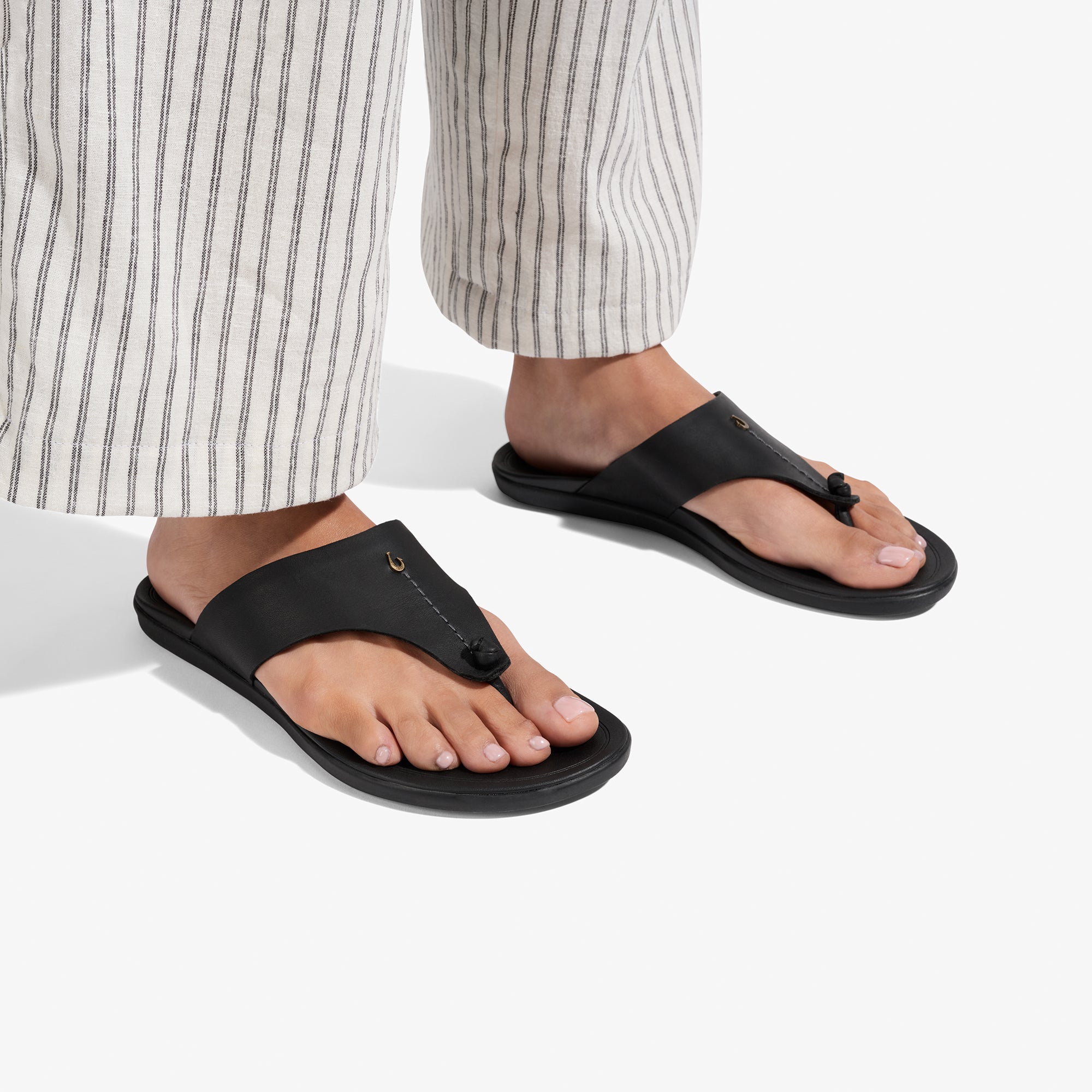Alternative view of Ho'ōpio Mele - Black / Black