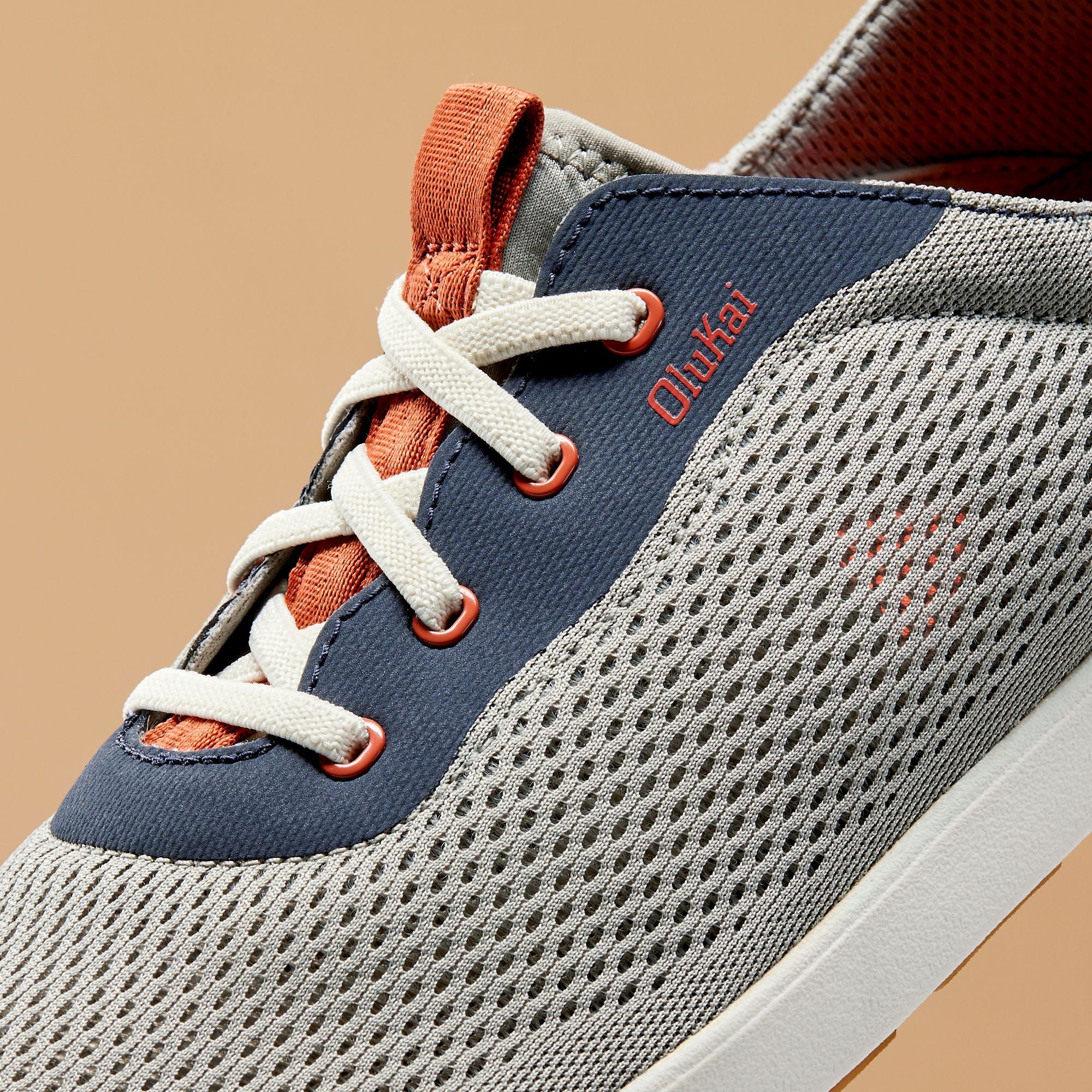 Alternative view of Moku Pae - Ash / Trench Blue