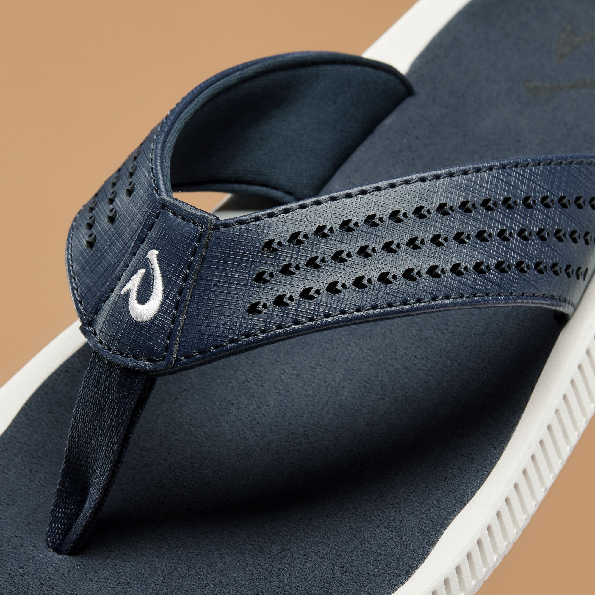 Alternative view of Ulele Golf - Trench Blue